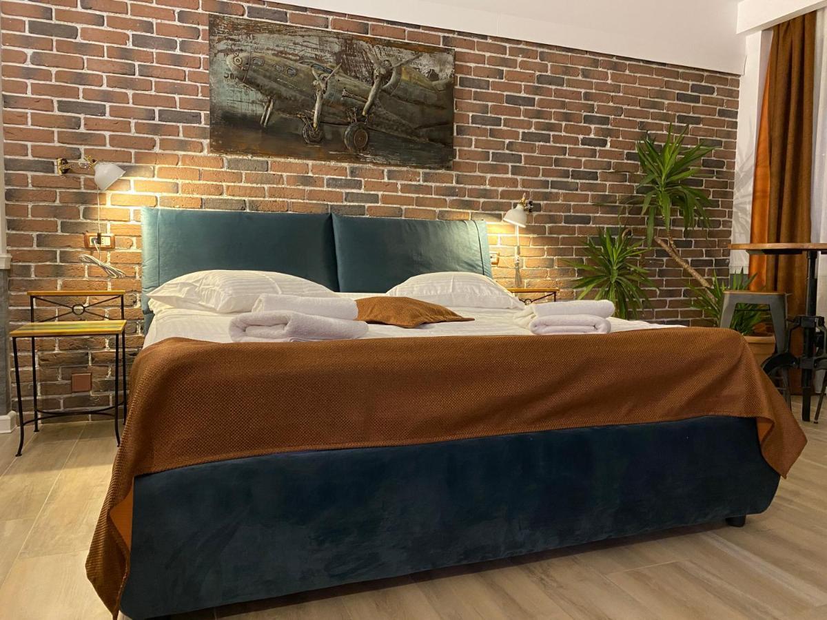Aviator Boutique Residence オトペニ エクステリア 写真
